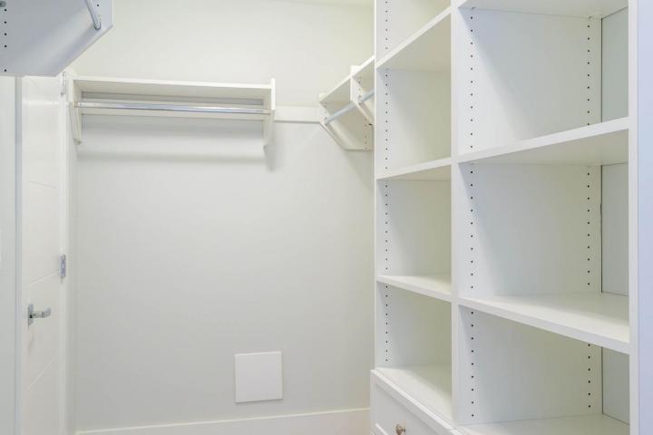 Nous saurons rénover votre armoire de salle de bain, quel que soit son état.